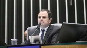 Câmara aprova suspensão do deputado Glauber Braga, que escapa da perda de mandato