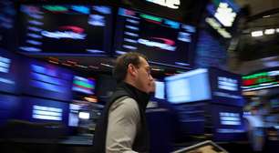 Dow Jones e S&amp;P 500 registram recordes; Oracle pressiona Nasdaq