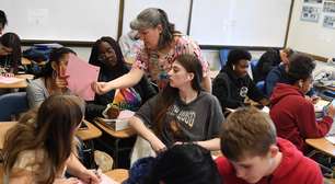 Meninas e meninos resolvem problemas matemáticos de maneira diferente, com impactos diversos no longo prazo