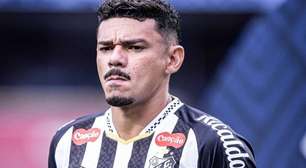 Santos coloca Tiquinho Soares na lista de negociáveis e busca novo camisa 9