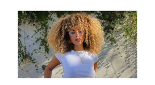 Você está usando a mousse errado e nem sabia. Veja como aplicá-la para cachos mais definidos