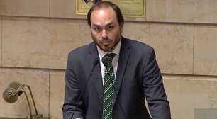 Carlos Bolsonaro diz que vai renunciar cargo de vereador para disputar o Senado: 'Missão maior'