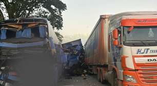 Engavetamento entre seis veículos deixa um morto na Dutra, em SP