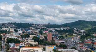 25 mil casas estão sem energia elétrica em Cotia chuva com vendaval