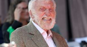 Não é dieta, nem academia: aos 100 anos, lendário ator de Hollywood atribui sua saúde a um segredo simples que todo mundo pode fazer em casa e a ciência explica