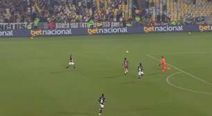 Vasco x Fluminense: CBF divulga áudio do VAR em lance entre Everaldo e Léo Jardim