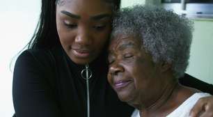 Sinais de que você está tentando agradar as outras pessoas e isso está te fazendo mal