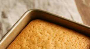 Massa de pão-de-ló econômica: aprenda o bolo fácil com recheio pronto em 3 minutos