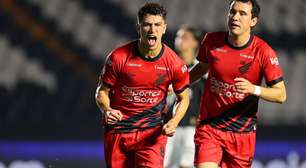 Athletico-PR esbarra em pedido de Vitor Bueno e tem entrave: "Quer ser"