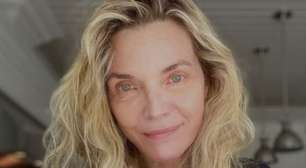 Aos 67 anos, Michelle Pfeiffer credita seu vigor a estilo alimentar 'das cavernas'