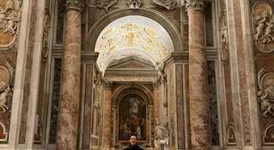 Chris Pratt explora túmulo de São Pedro em documentário do Vaticano