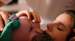 Camila Queiroz e Klebber Toledo anunciam nascimento da primeira filha