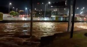 Vídeos registram caos e destruição após temporal em Belo Horizonte