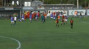 Atacante Bill recebe alta após confusão violenta em final de torneio amador