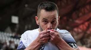 Ídolo se despede do Corinthians após vice na LNF