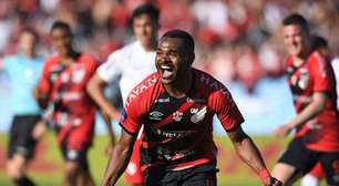 Ex-Athletico-PR, Nikão vai receber fortuna de time da Série A: "Milhões em jogo"