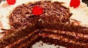 Bolo Floresta Negra de chocolate, chantilly, cereja: festivo