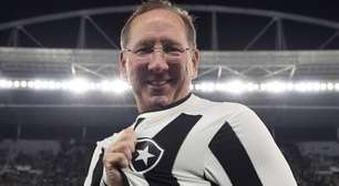 Dono do Botafogo 'aumenta carga' e quer contratar dois jogadores do São Paulo