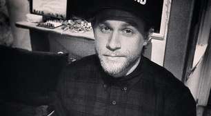 Quando o personagem ultrapassa o ator: o mergulho de Charlie Hunnam além do ambiente