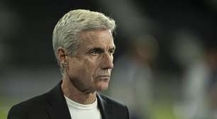 Com aval de Luis Castro Grêmio define alvo para o meio-campo e avalia "lista com 5 nomes" para 2026