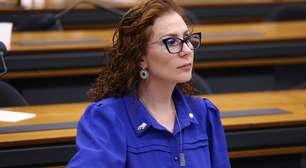 Carla Zambelli renuncia ao cargo de deputada federal e suplente toma posse