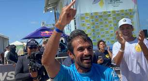 Michel Roque dá show de aéreos, bate embaixador e fatura título de etapa da WSL na Praia do Futuro