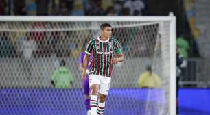 Thiago Silva se despede de atletas do Fluminense após eliminação no Maracanã