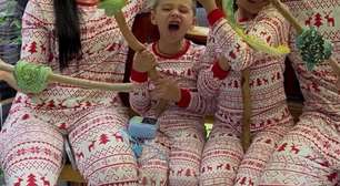 Família vive com 130 cobras e crianças até dormem com elas