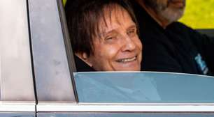 Roberto Carlos deixa hospital após sofrer acidente e detalhe em carro que conduziu cantor chama atenção. Veja fotos!