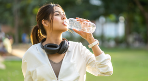 Água de coco no treino: bebida ganha espaço na hidratação