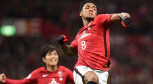 Com status de ídolo, novo jogador do Vila Nova é celebrado em time e promete para 2026