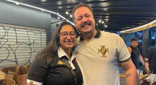 Amor ao Vasco antecipa fim das férias de casal e bar vira arquibancada no Rio: 'Ele perdeu o celular, eu perdi a dignidade'