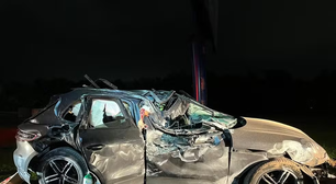 Empresária morre após Porsche colidir contra poste, em Balneário Camboriú (SC)