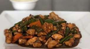 Frango xadrez: veja como fazer essa receita oriental muito gostosa e sem mistério para preparar no jantar de hoje