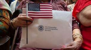 Eles estavam prestes a se tornar americanos - até Trump cancelar suas cerimônias de cidadania