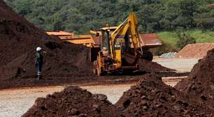 Minério de ferro se recupera com expectativa de reabastecimento de siderúrgicas no feriado
