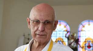 Padre Júlio Lancelotti suspende transmissões de missas na internet