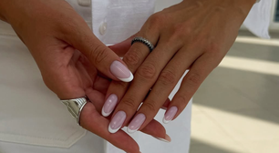Cinco esmaltes com efeito rejuvenescedor que embelezam as mãos e disfarçam imperfeições neste verão