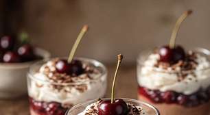 Como fazer Mousse Floresta Negra cremosa para o Natal em poucos passos