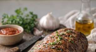 Rocambole de carne recheado fácil: receita que agrada toda a família