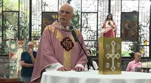 Veja o momento em que padre Julio Lancelotti anunciou fim de missas na internet após ordem da Igreja