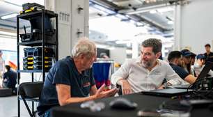 Red Bull define sucessor de Helmut Marko no programa de jovens pilotos