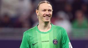 Conheça o goleiro Safonov, herói do PSG e algoz do Flamengo