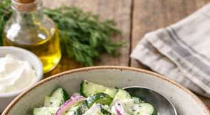 Salada perfeita e leve: a receita rápida que dispensa tomate e alface