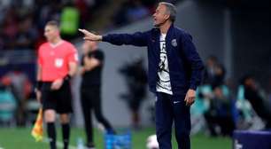 Luis Enrique elogia Filipe Luís e vê Flamengo com "identidade"