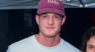 No ar em 'Três Graças', Pedro Novaes surge com a namorada em evento da novela