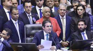 Deputados aprovam aumento de tributação sobre fintechs e bets