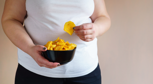 Ultraprocessados fazem jovens comerem em excesso, alerta pesquisa