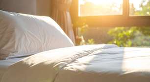 Com qual frequência devemos lavar a roupa de cama? Especialistas respondem