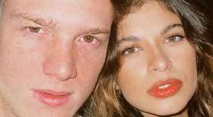 Namorada de Pedro Novaes surpreende ao exibir foto na cama com o ator; veja